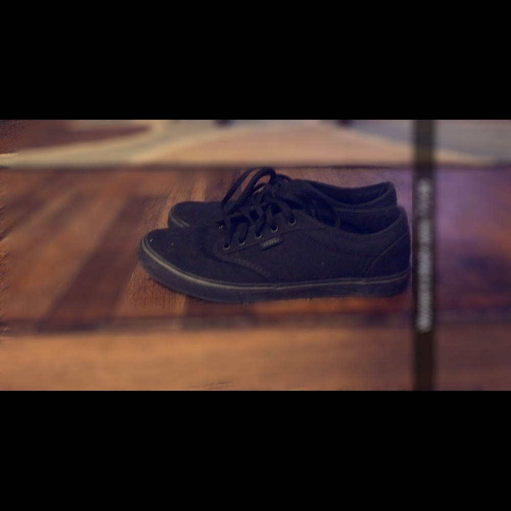 Women’s black vans